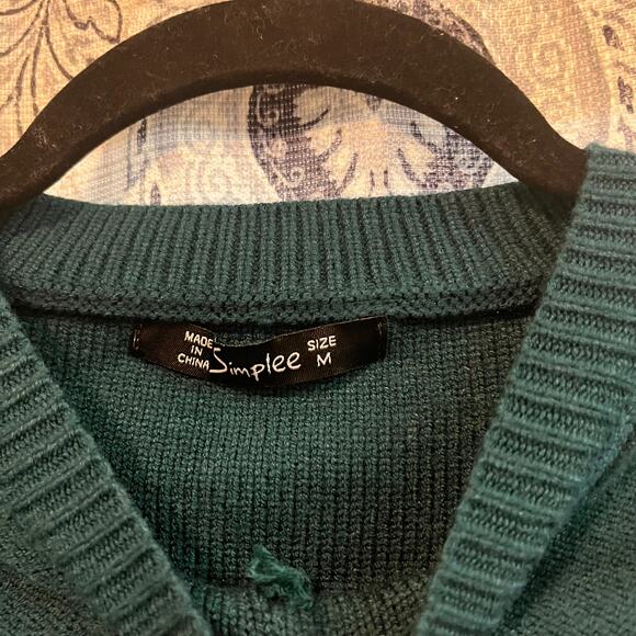 Simplee Hunter Green Pom Pom Sweater Size Medium - Picture 7 of 8